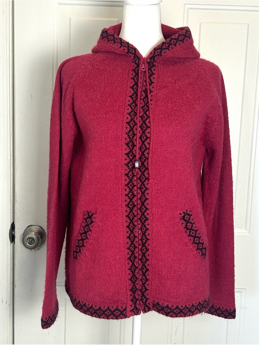 Alpaca Connection Women’s Size Large Hooded 100% Alpaca Sweater Hand Made Red